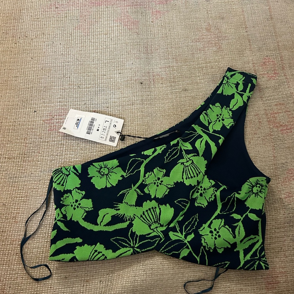 NWT Zara one shoulder crop top